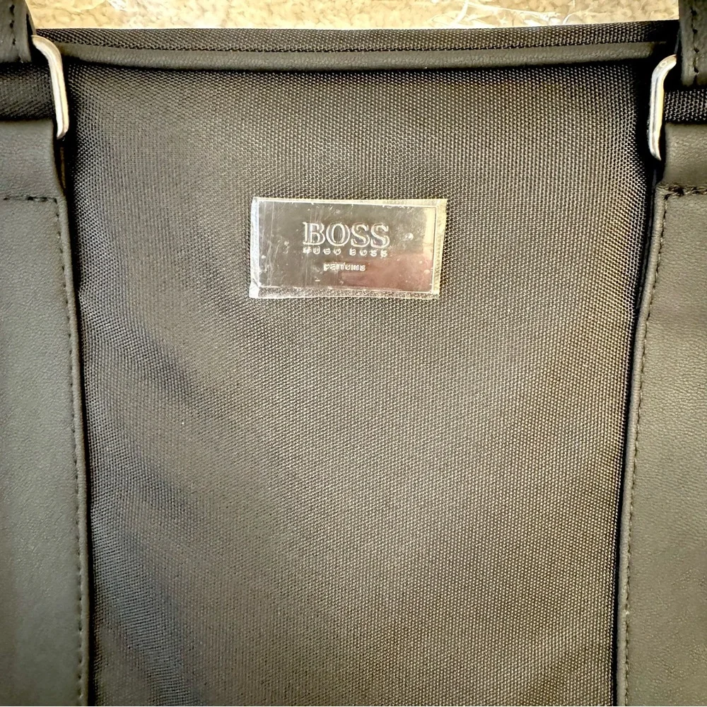 Hugo Boss Parfums Duffle Stylish Weekender Bag Travel Overnight Shoulder Strap
